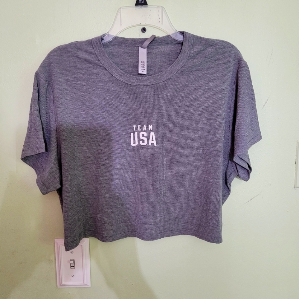 SKIMS Soft Smoothing 2022 OLYMPIC CROPPED T-Shirt. NWT